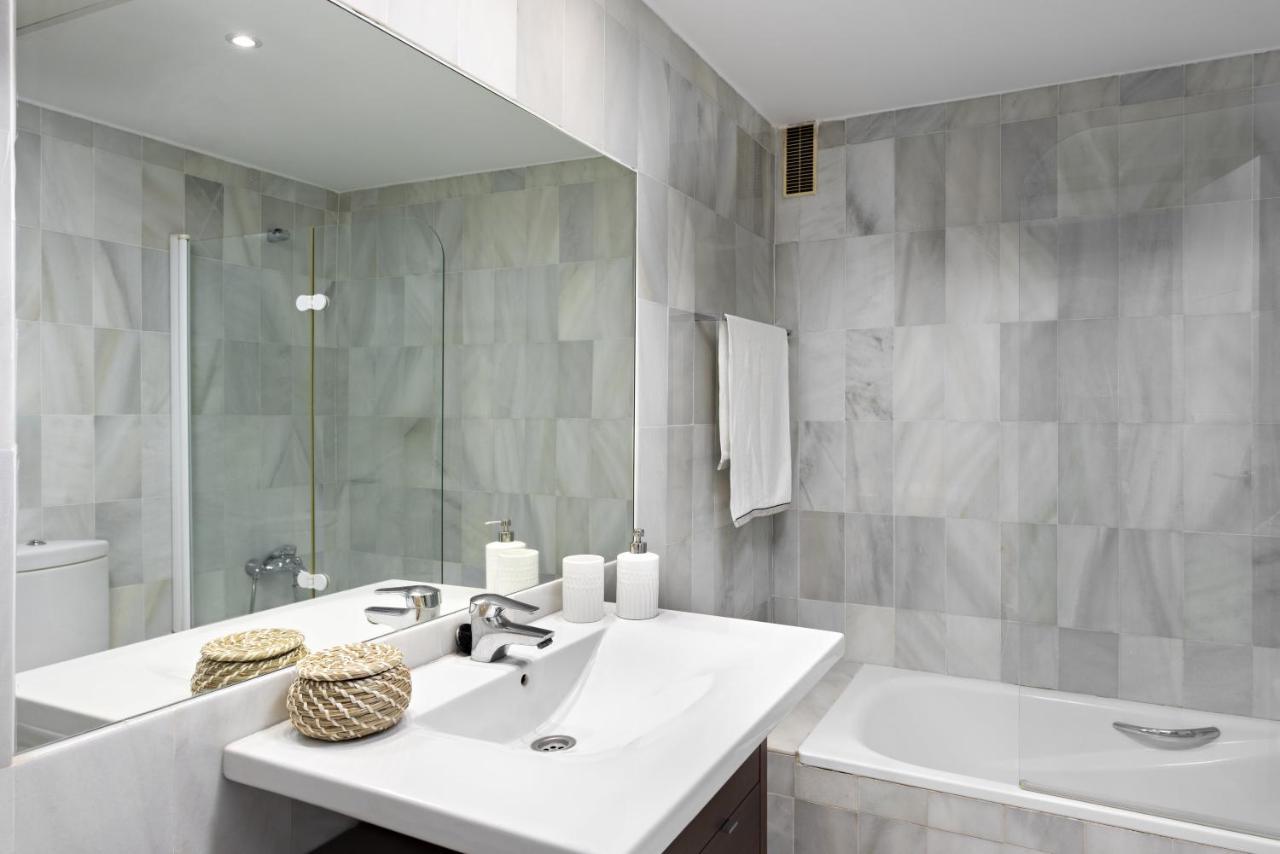 Two Bedroom Apartment In Puerto Banus With Terrace Marbella Eksteriør billede